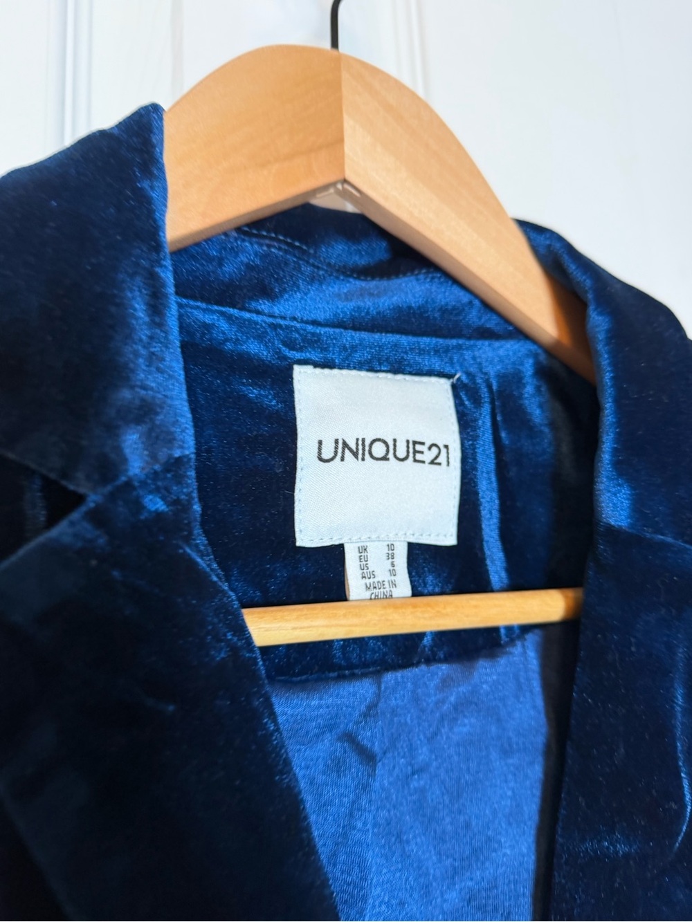 ASOS Deep Blue Velvet Belted Robe - Picture 5 of 8